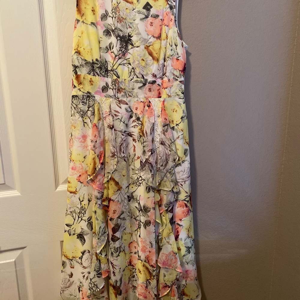 Dress - Picture 3 of 3
